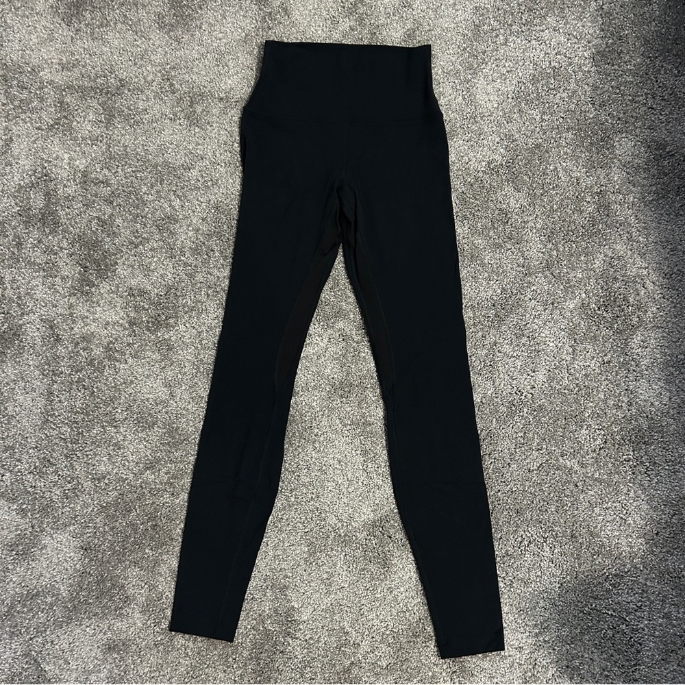 wunder under black leggings